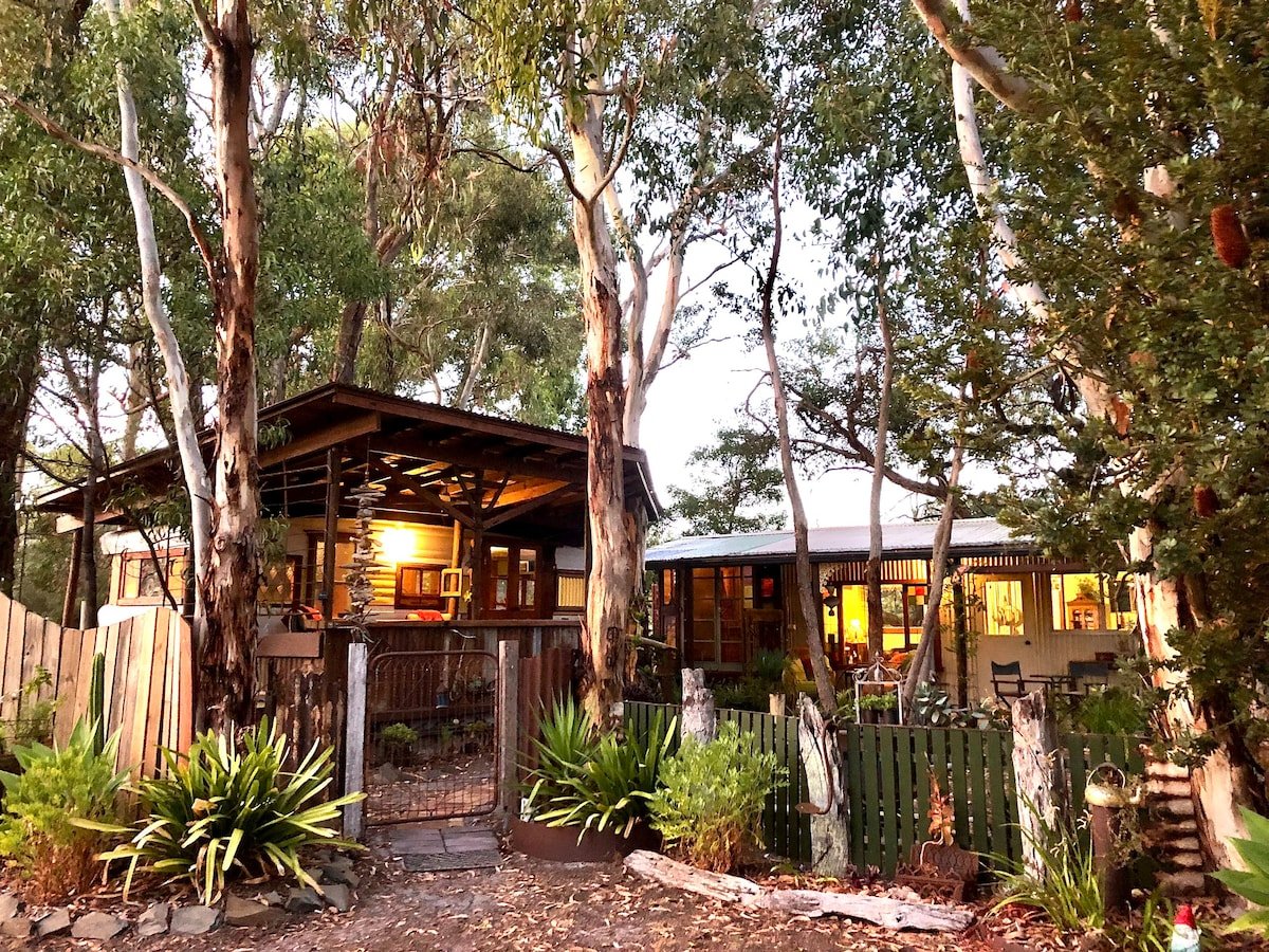 Picture of an airbnb that allows dogs in Wirrina Cove, AU.