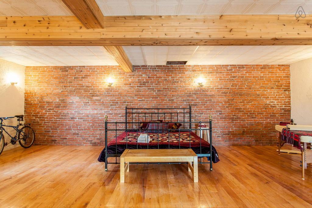 Saint Jerome Airbnb Rentals Pet Policy