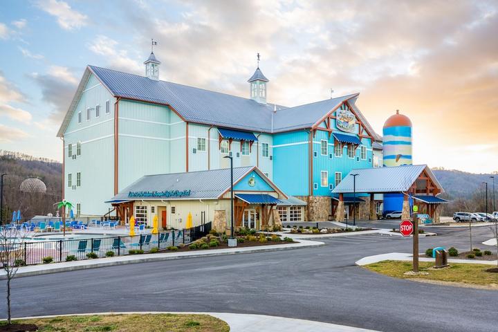 Pet Friendly The Lodge at Camp Margaritaville