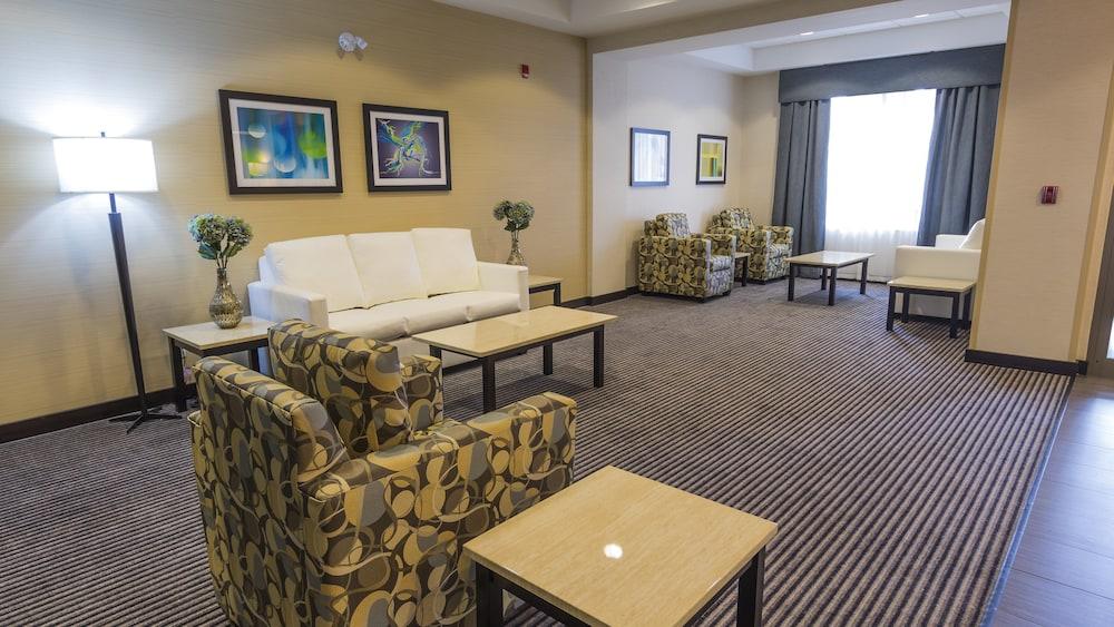 Pet Friendly Holiday Inn Express & Suites Thunder Bay an IHG Hotel