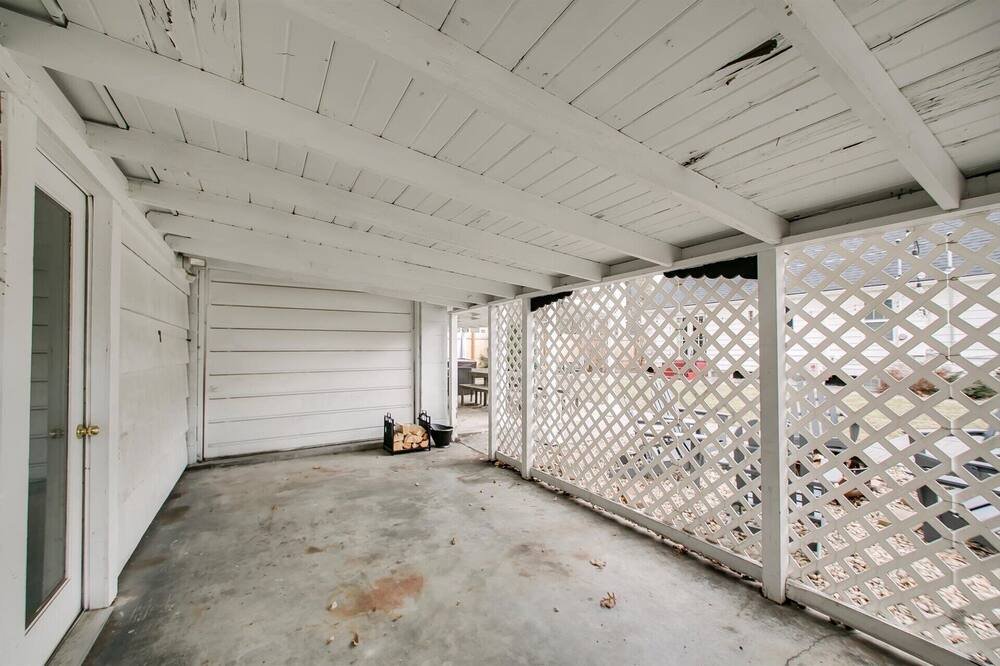 Picture of a House in Boise that welcomes pets.