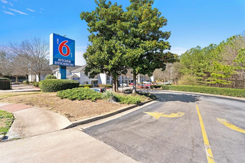 Pet Friendly Motel 6 Duluth GA- Atlanta- Gwinnett Place