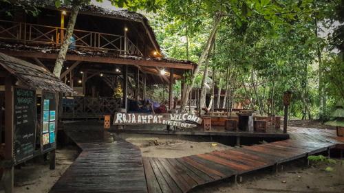 Pet Friendly Raja Ampat Dive Resort