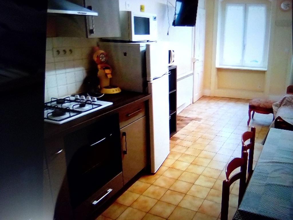 Pet Friendly Small Townhouse in Poligny