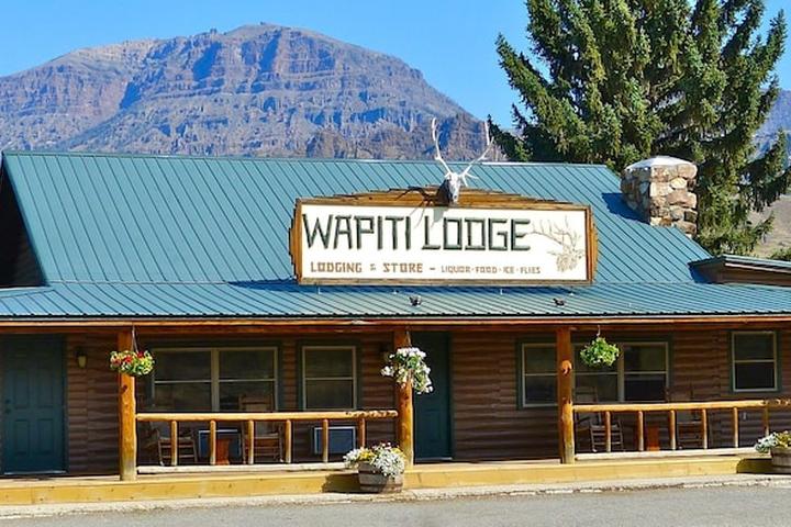 Pet Friendly Wapiti Lodge