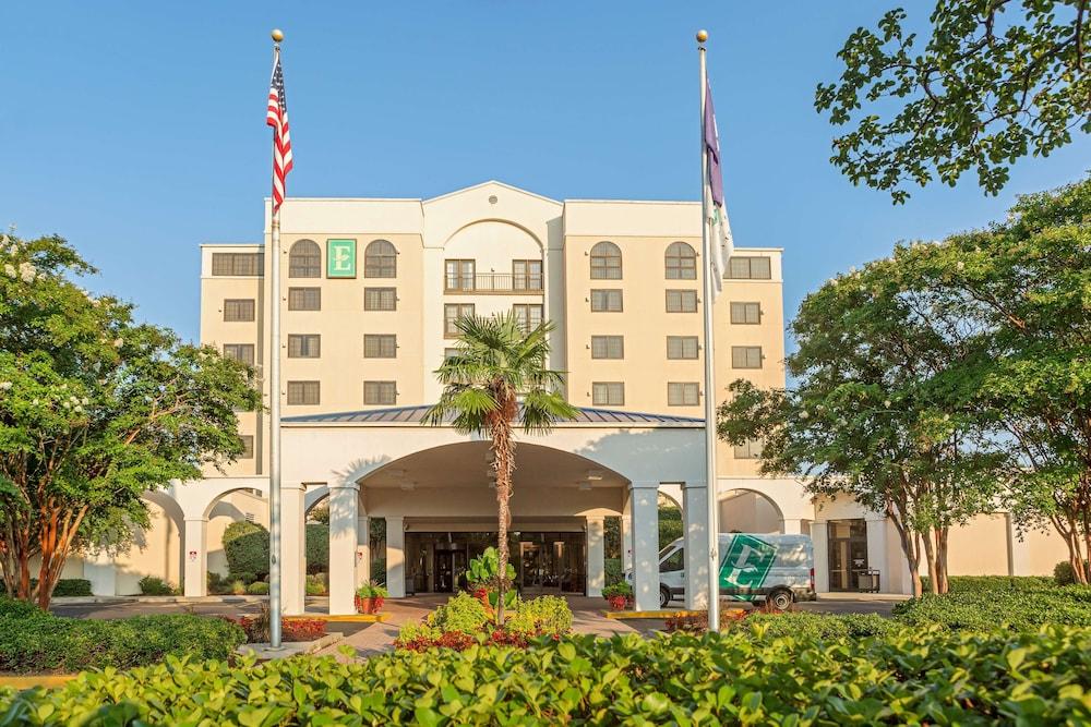 Pet Friendly Embassy Suites by Hilton Columbia Greystone