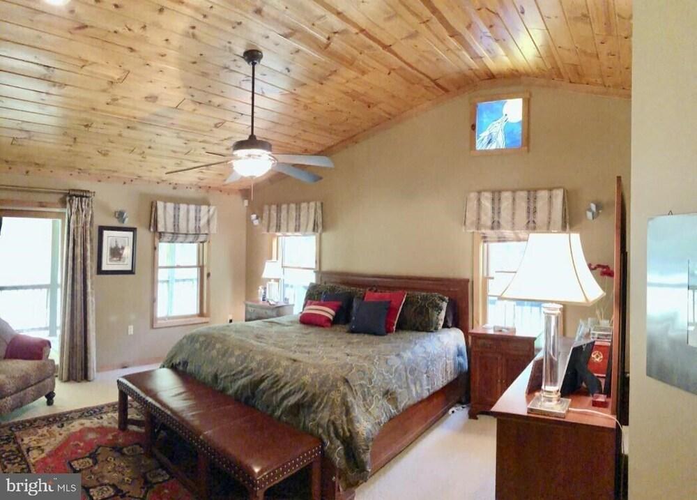 Pet Friendly Mama Stay in West Virginia