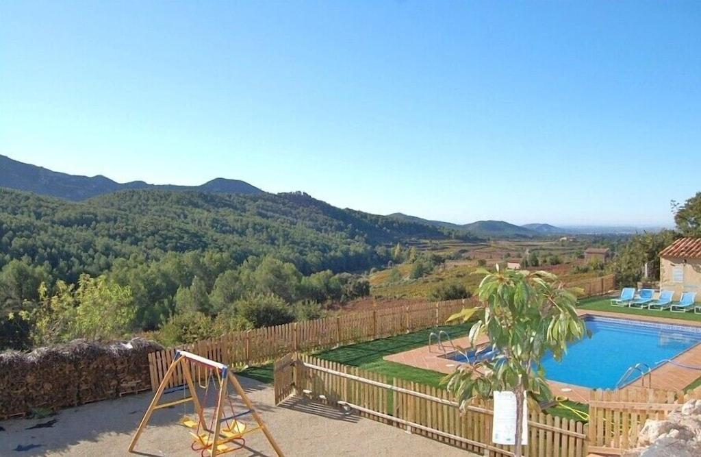 Pet Friendly Lovely Holiday Home with Private Pool & Great View