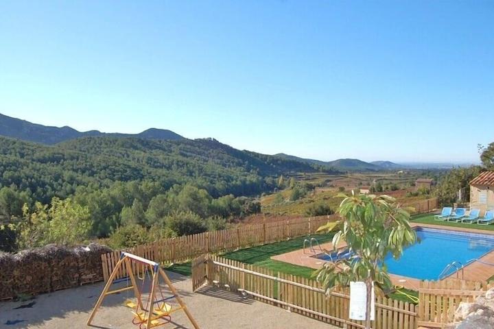 Pet Friendly Lovely Holiday Home with Private Pool & Great View
