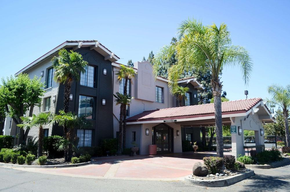 La Quinta Inn by Wyndham Stockton Pet Policy