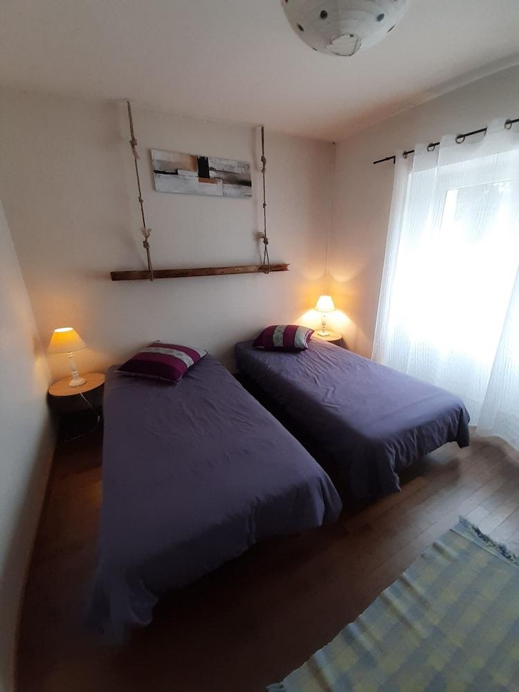 Pet Friendly La Meluzine Avallon Vezelay