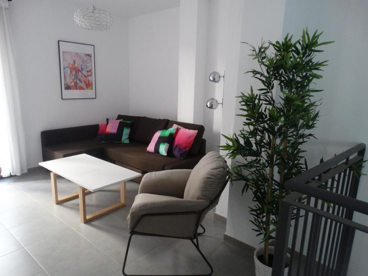 Pet Friendly Málaga Apartamentos - Jinetes 23