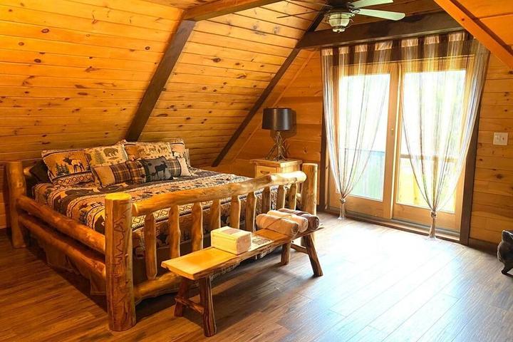 Pet Friendly Secluded Log Home