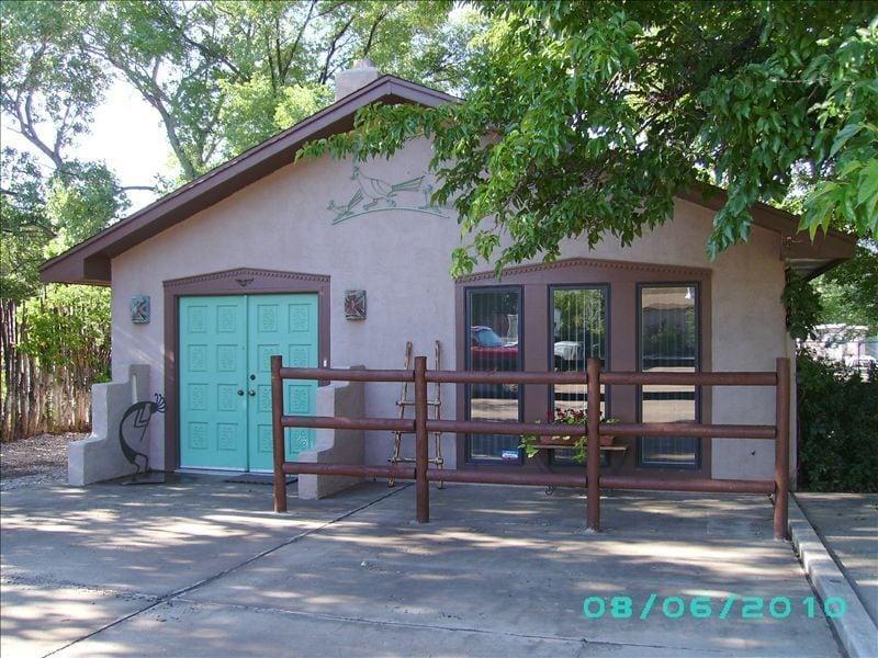 Pet Friendly 1BR Casita in Albuquerque Minutes From Old Town