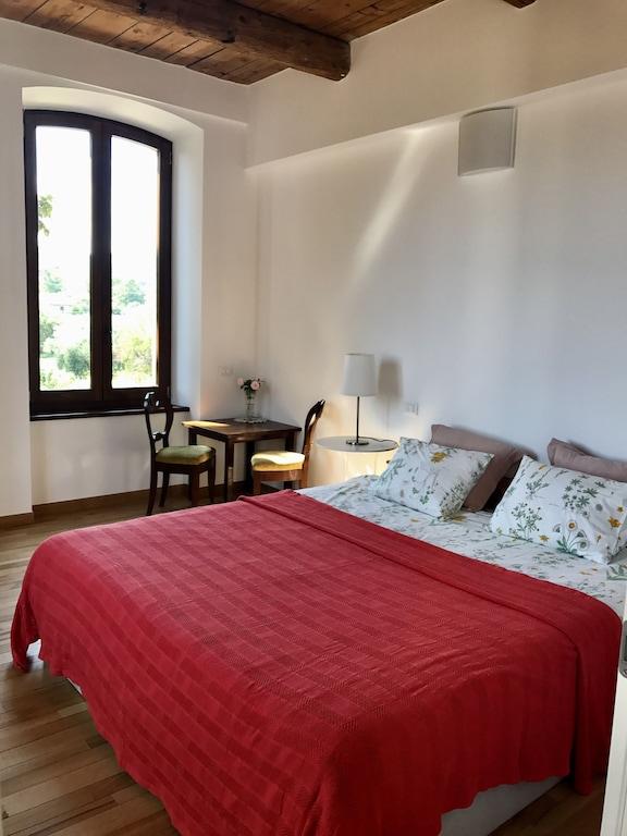 Linda Apartment Pet Policy