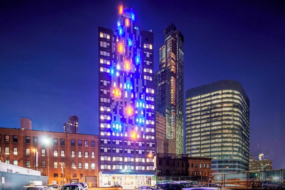 Pet Friendly Aloft Long Island City - Manhattan View