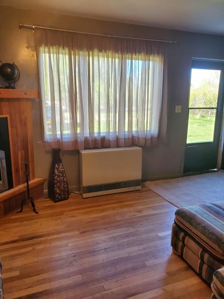Pet Friendly Rustic Home Just Off Main Street