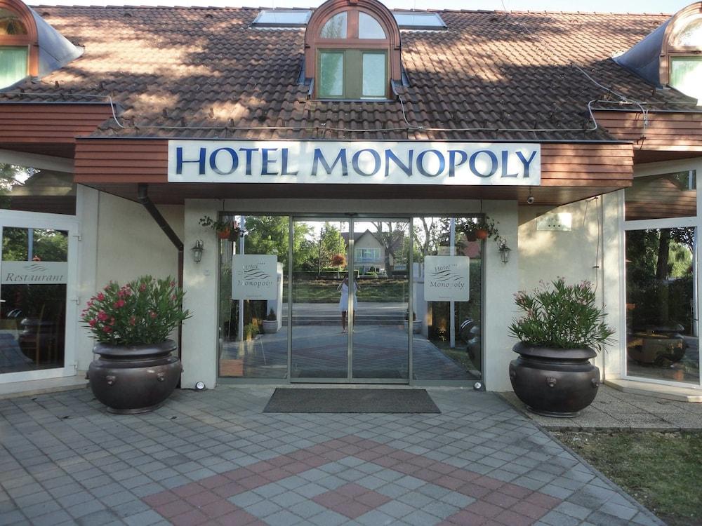 Pet Friendly Hotel Monopoly
