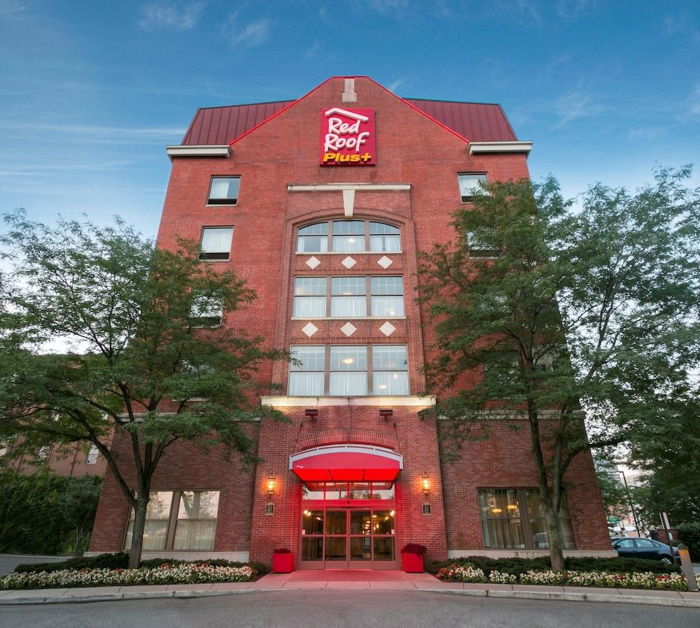 Pet Friendly Red Roof Inn PLUS+ Columbus Downtown-Convention Center