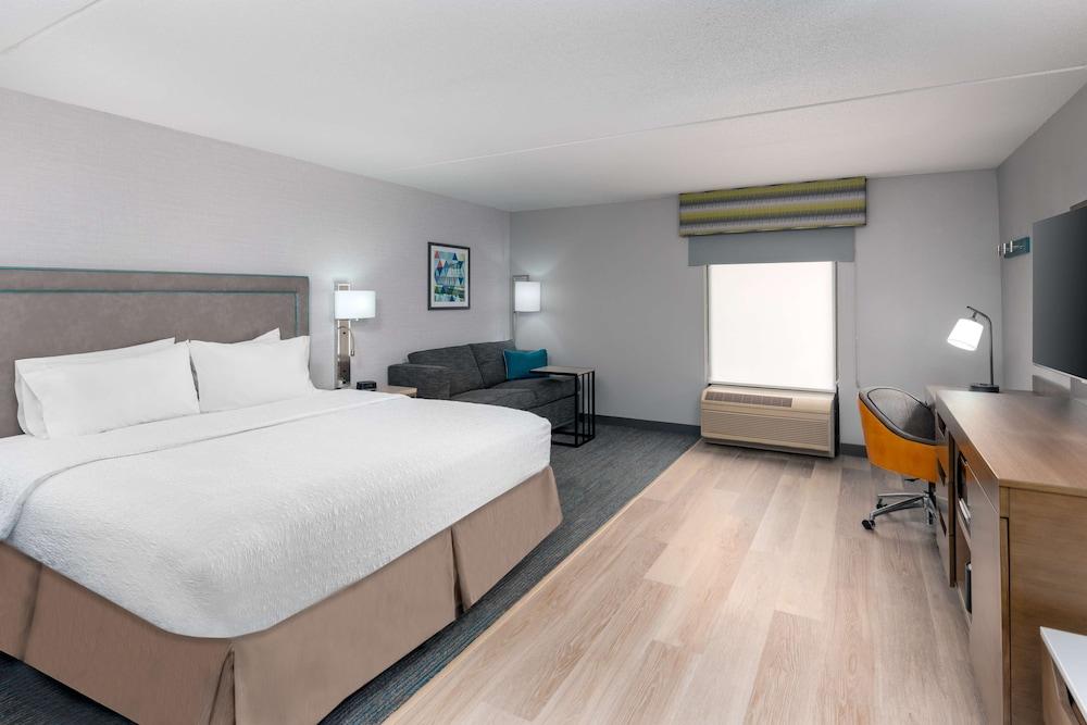 Pet Friendly Hampton Inn Hartford Airport