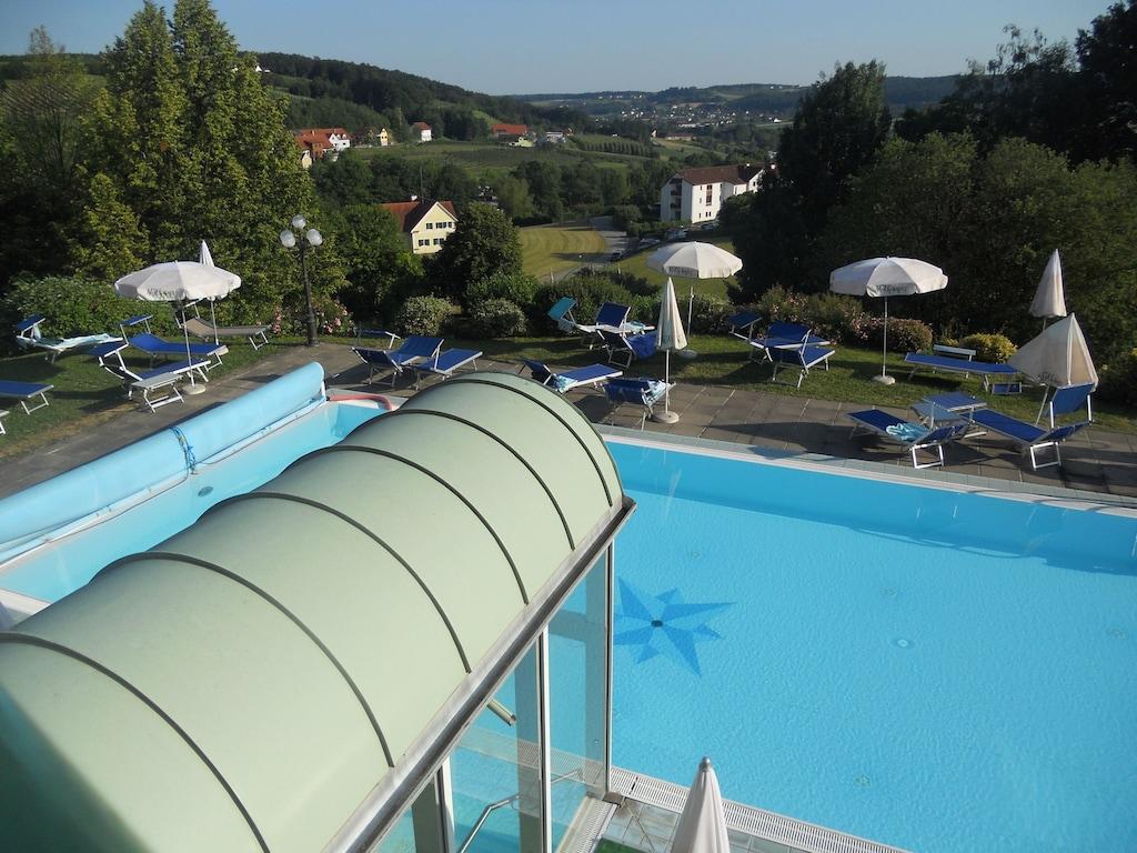 Pet Friendly 2BR Holiday House in Bad Waltersdorf
