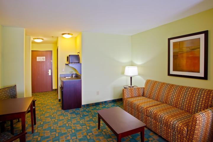 Pet Friendly Holiday Inn Express & Suites - Thornburg S Fredericksburg an IHG Hotel