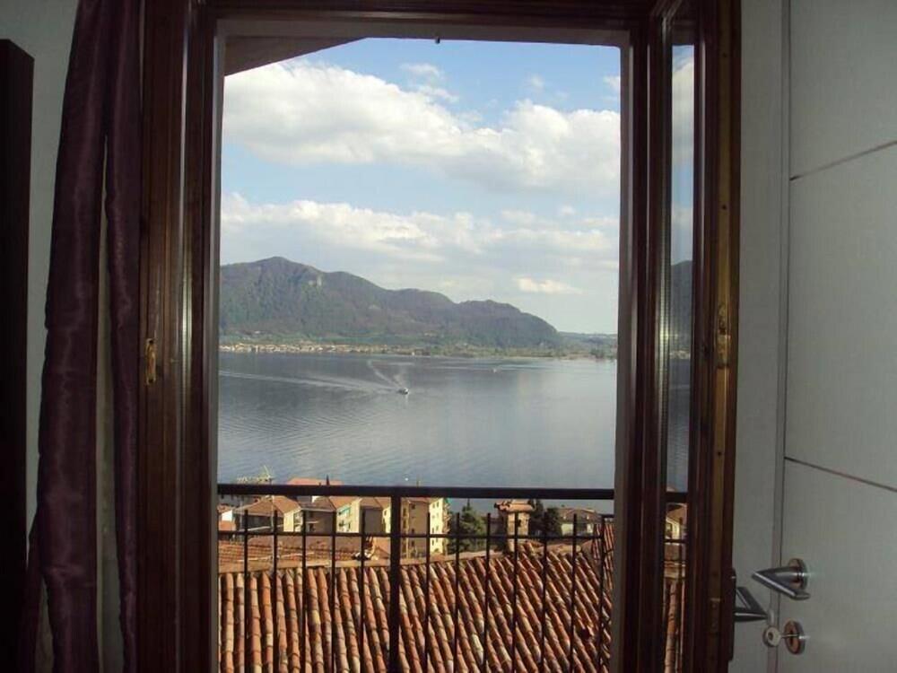 Pet Friendly Stone House with Spectacular Sight on Iseo Lake