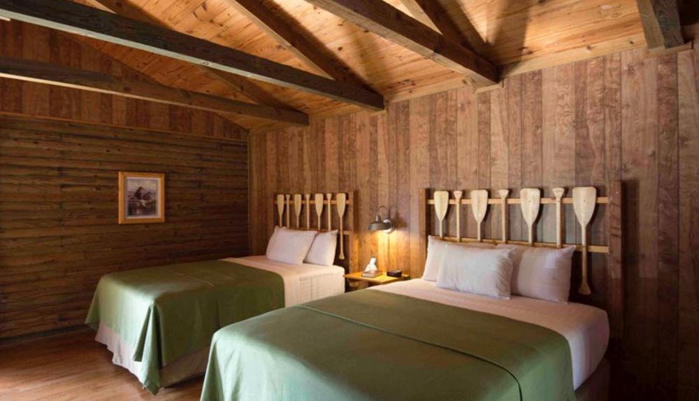 Lindsey S Resort Pet Policy