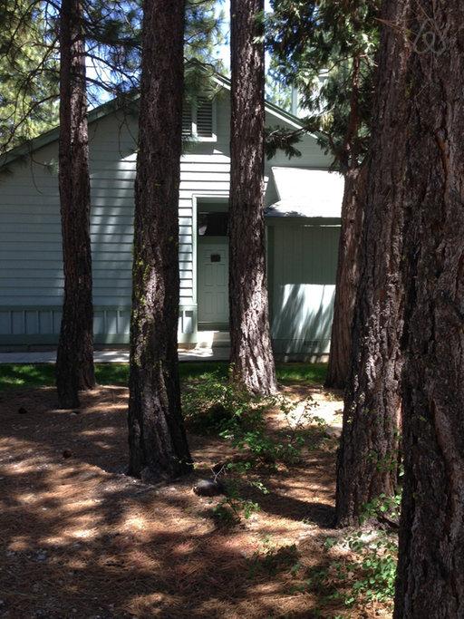 Blairsden Airbnb Rentals Pet Policy