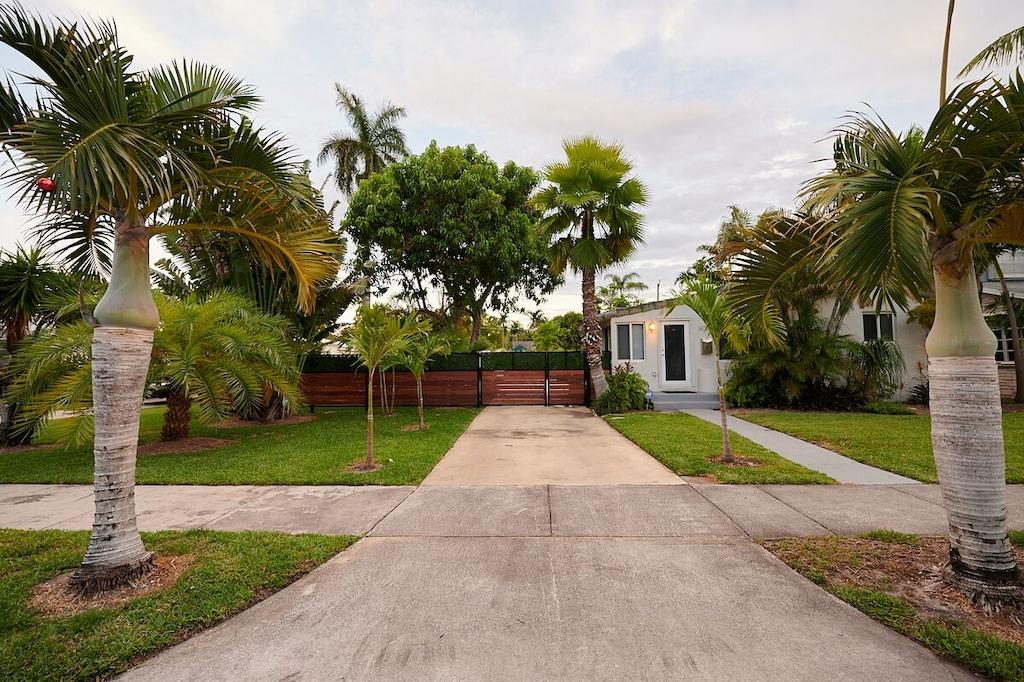 Van Buren Hollywood Villa 1 Pet Policy