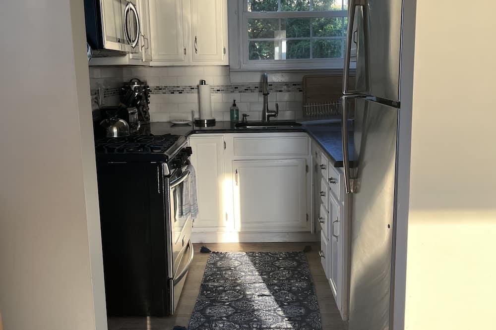 Pet Friendly Cottage on the Lake 