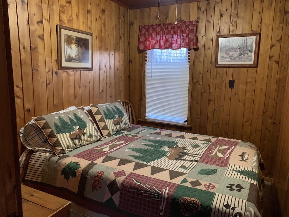 Pet Friendly Red Pines Lodge