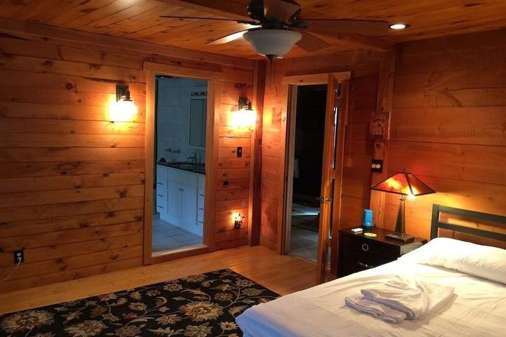 Pet Friendly Peaceful Couple's Getaway in Lake Superior Forest