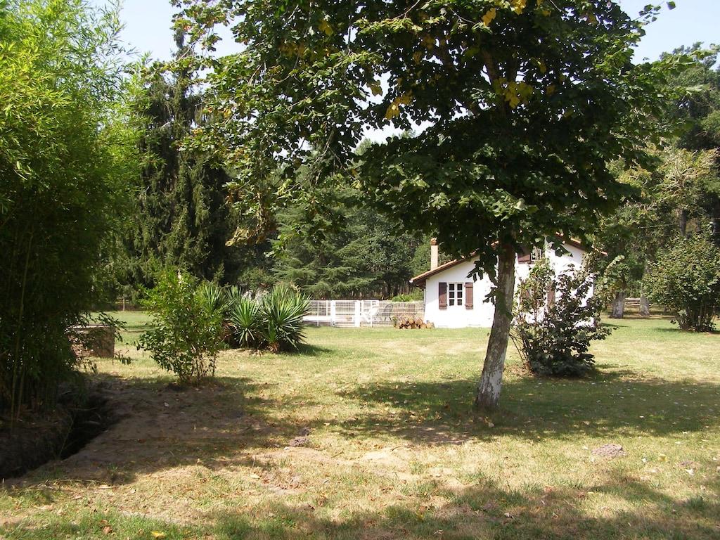 Pet Friendly Rustic Home in Heart of Landes Countryside