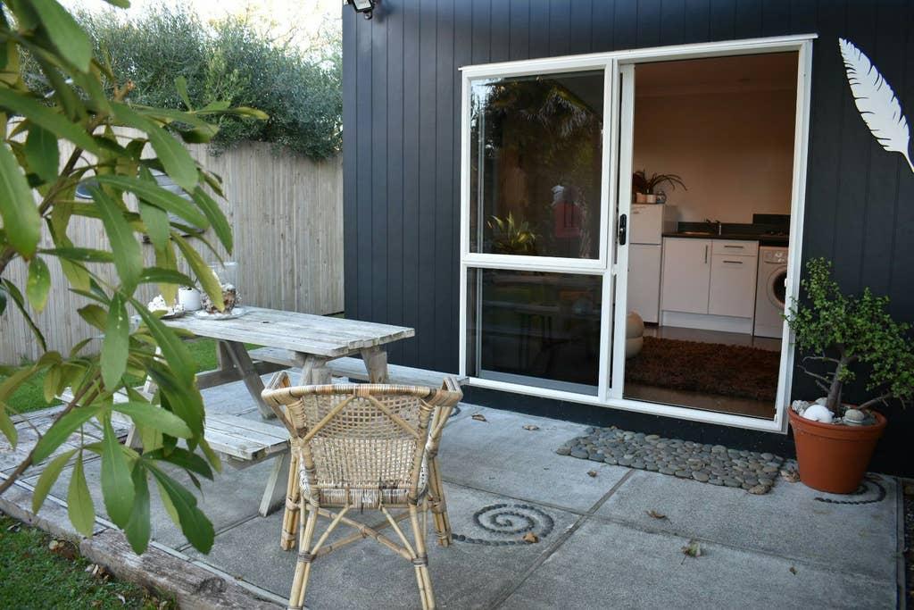 Pet Friendly Te Awanga Airbnb Rentals