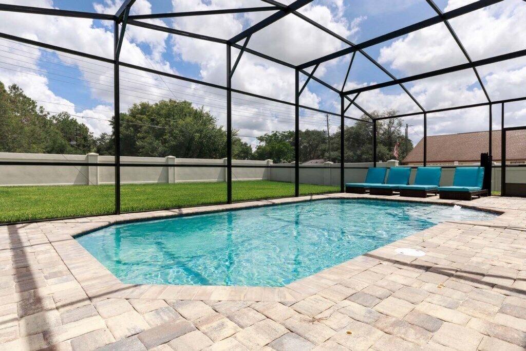 Huge House Near Legoland Pet Policy