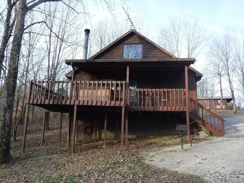 Pet Friendly Cabin 11 Deluxe With Hot Tub