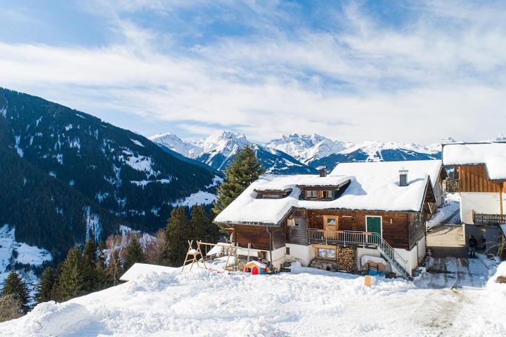 Pet Friendly Holiday Home with Alpine Flair Near Ski Area