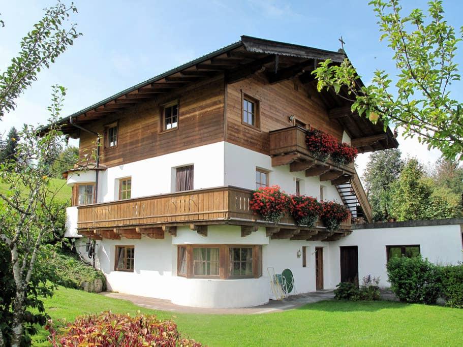 Pet Friendly Saint Johann in Tirol Airbnb Rentals