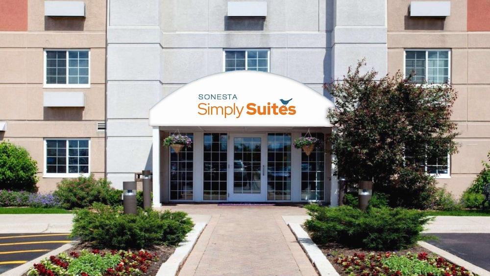 Pet Friendly Sonesta Simply Suites Chicago O'Hare Airport