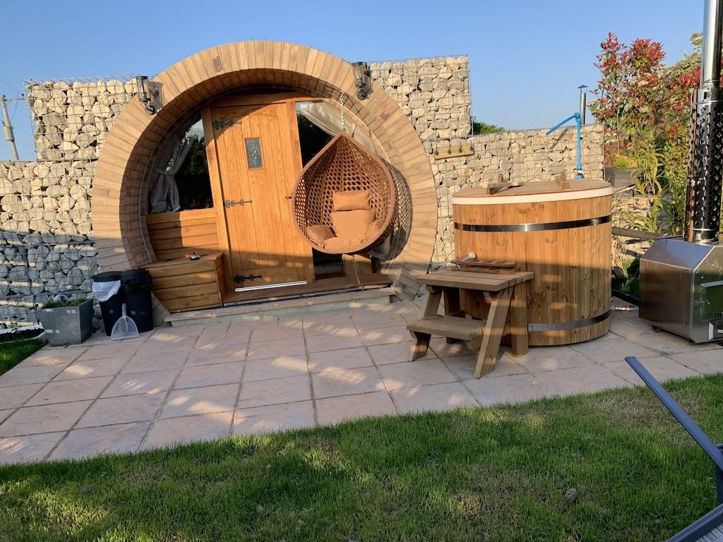 Pet Friendly Hobbit Style Glamping Pod with Hot Tub