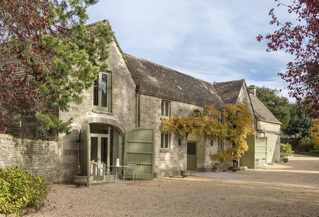 Cotswold cottages to 2025 rent dog friendly