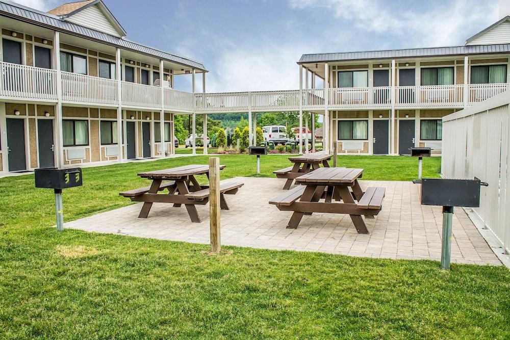 Quality Inn Pet Policy