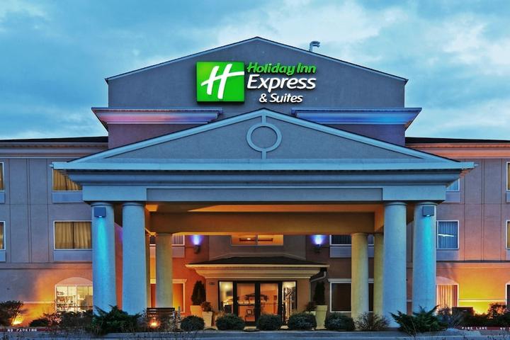 Pet Friendly Holiday Inn Express & Suites Chickasha an IHG Hotel