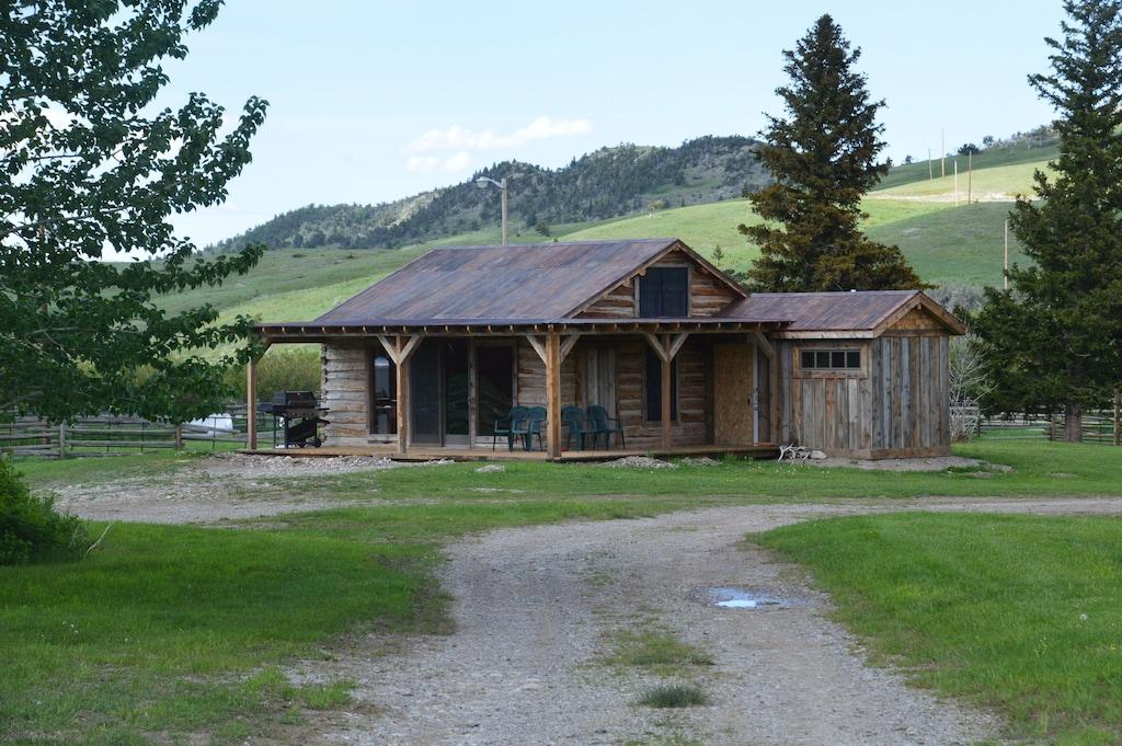 Montana Cabin on Arrow S Ranch Pet Policy