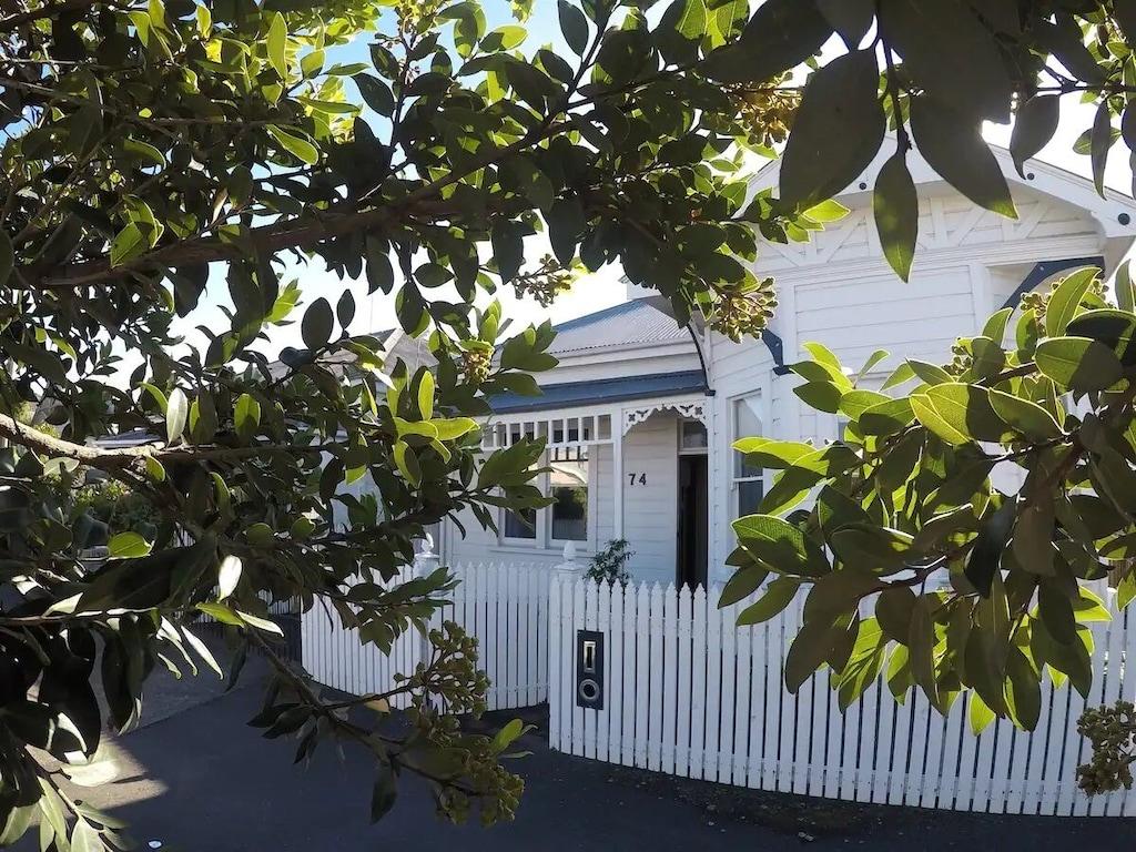 Pet Friendly Cute Quirky Close to the Action Napier Home