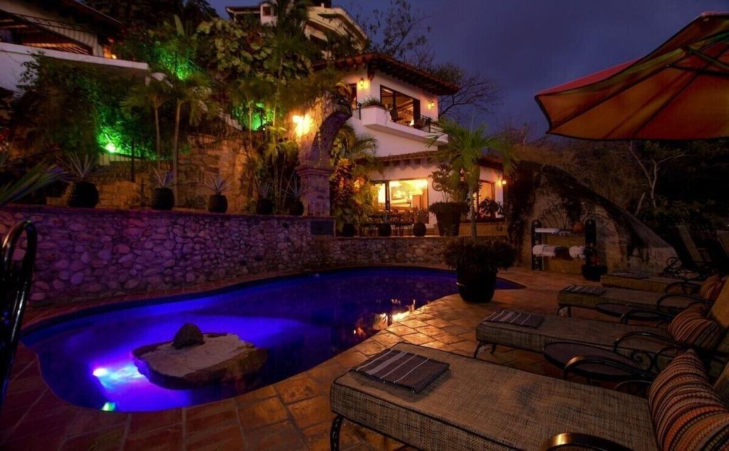 Private Gated Villa Overlooking the Pacific Pet Policy