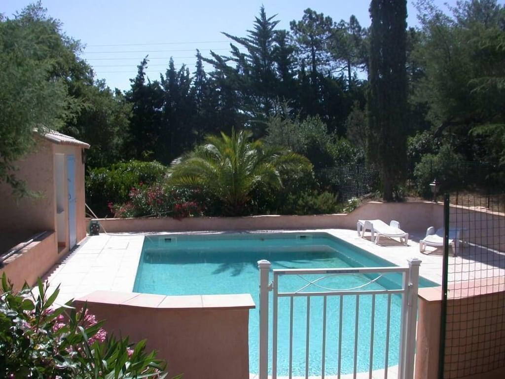 Pet Friendly Inviting Apartment in Villa with Pool