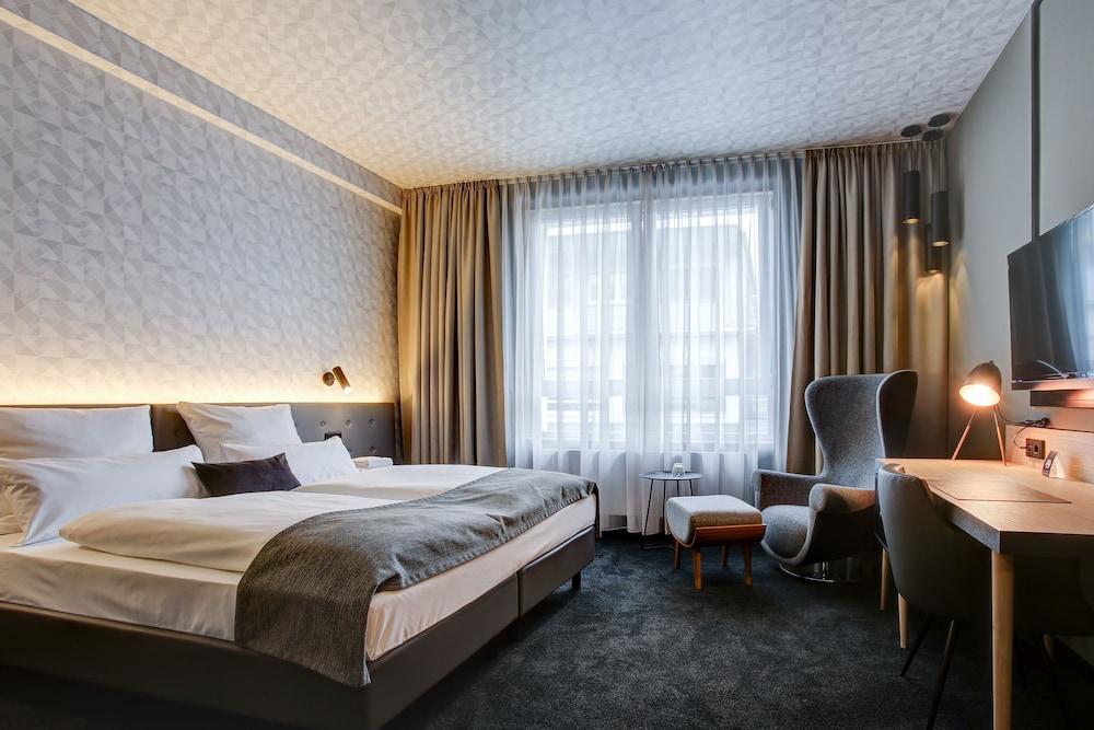 Pet Friendly Boutique Hotel 125 Hamburg Airport by INA