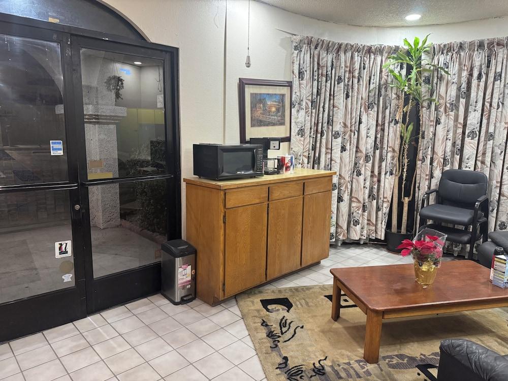 Pet Friendly Best Star Inn - Montebello Los Angeles
